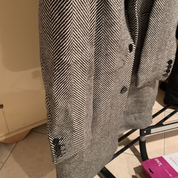 Patterned Wool Coat - Picture 4 of 8